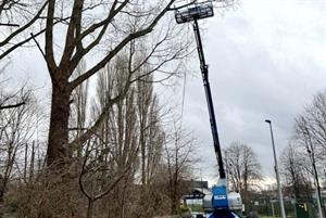 Mobile elevating work platform